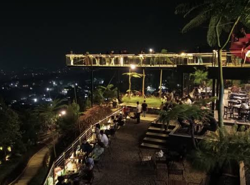 Cafe puncak viral