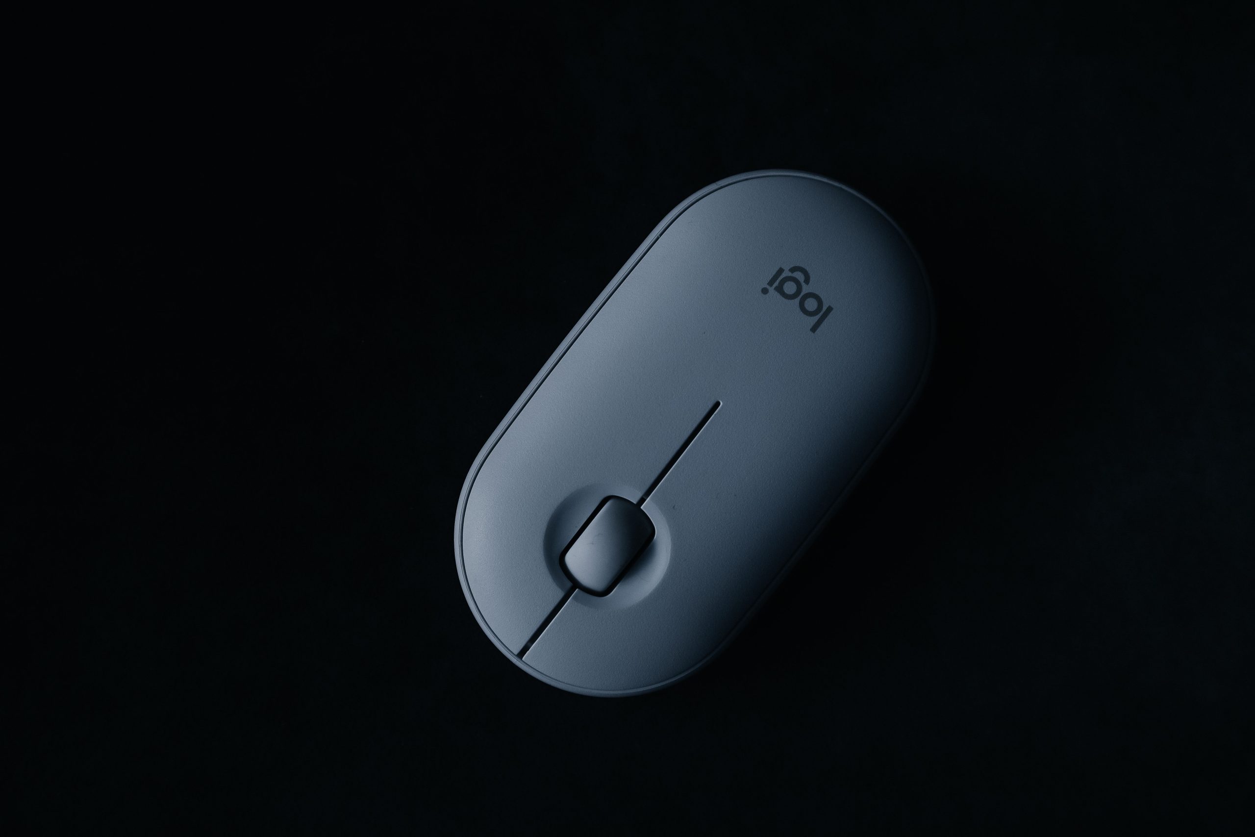 aksesoris laptop untuk pekerja remote